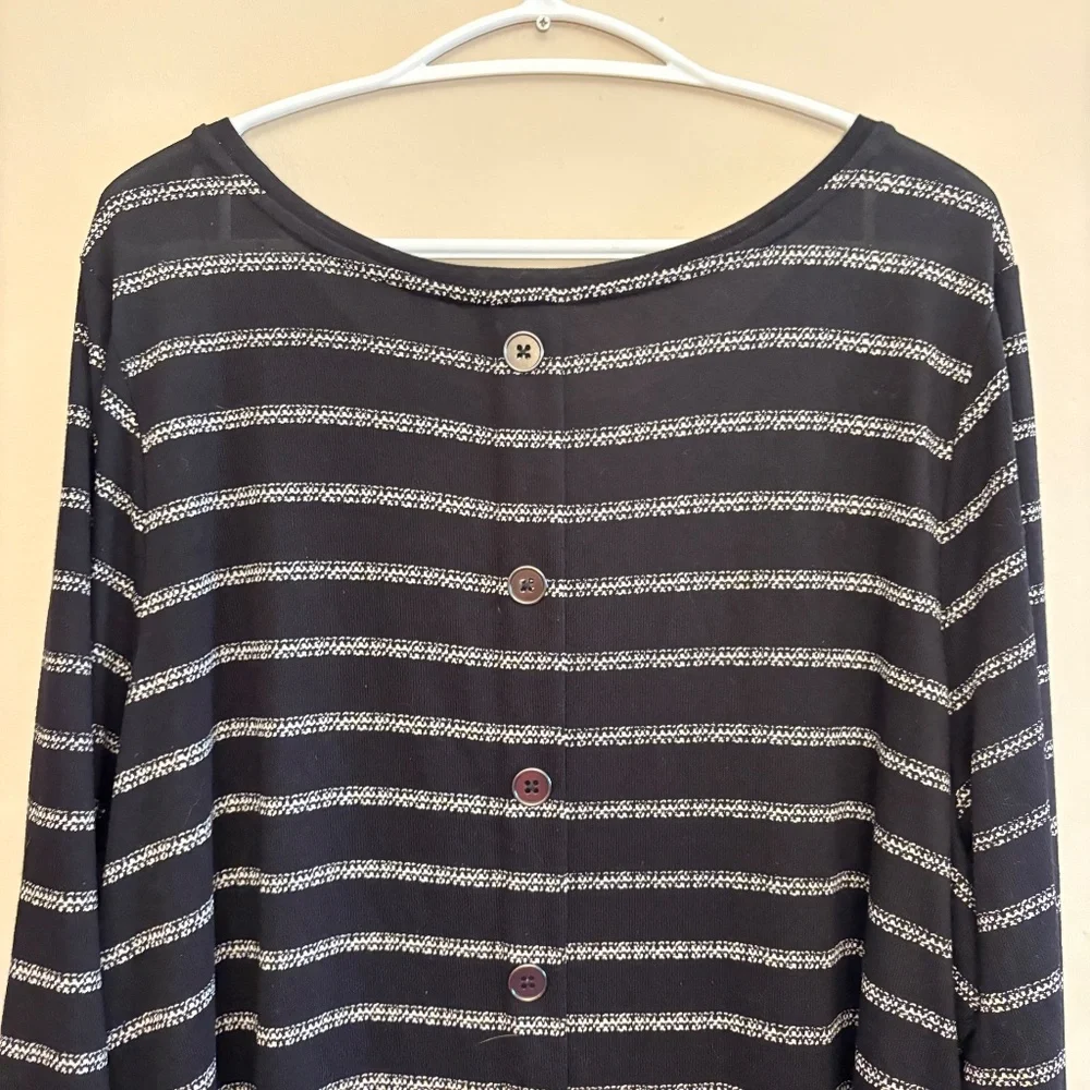 Reitmans Black & White Striped Knit Top with Button Back – Plus Size 3X EUC - Picture 9 of 13